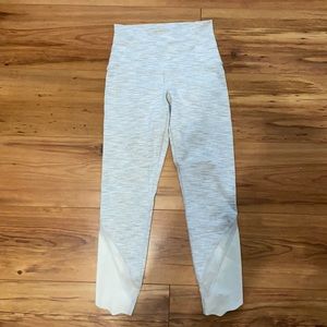 Wunder Under Crop High Rise *Roll Down Scallop 23”